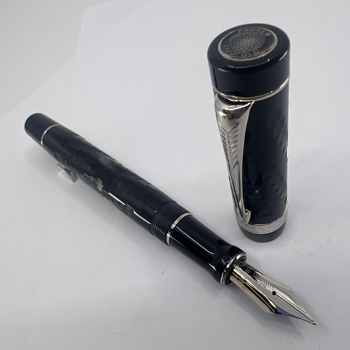 Parker  DNA Duofold Limited Edition Fountain Pen  - Medium 18kt Gold  Nib