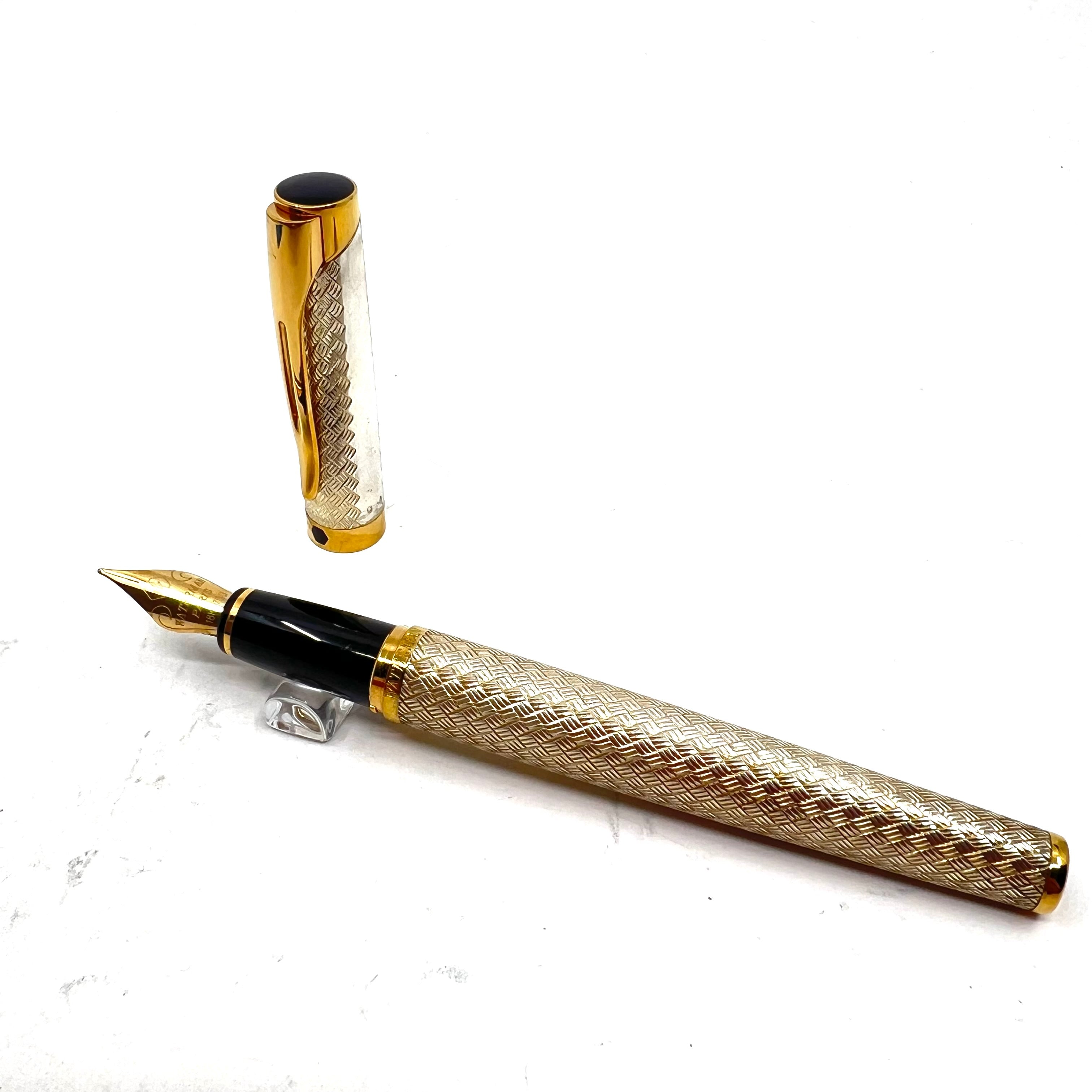 Waterman ★ セレニテ ★ 18K-M Waterman Serenite Maki-e White Snake Nib 18k M Fountain Pen