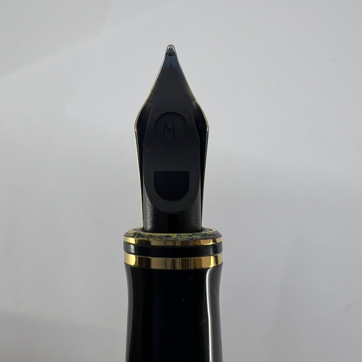 Parker International Duofold Green Marble Fountain Pen  - Medium 18kt Gold  Nib