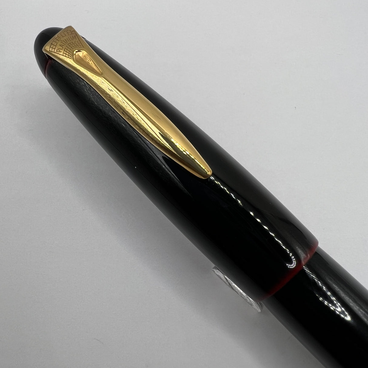 Platinum Izumo Urushi Akatame(Red) Hand Painted Lacquer Oversized Fountain Pen  - Fine 18kt Gold Nib