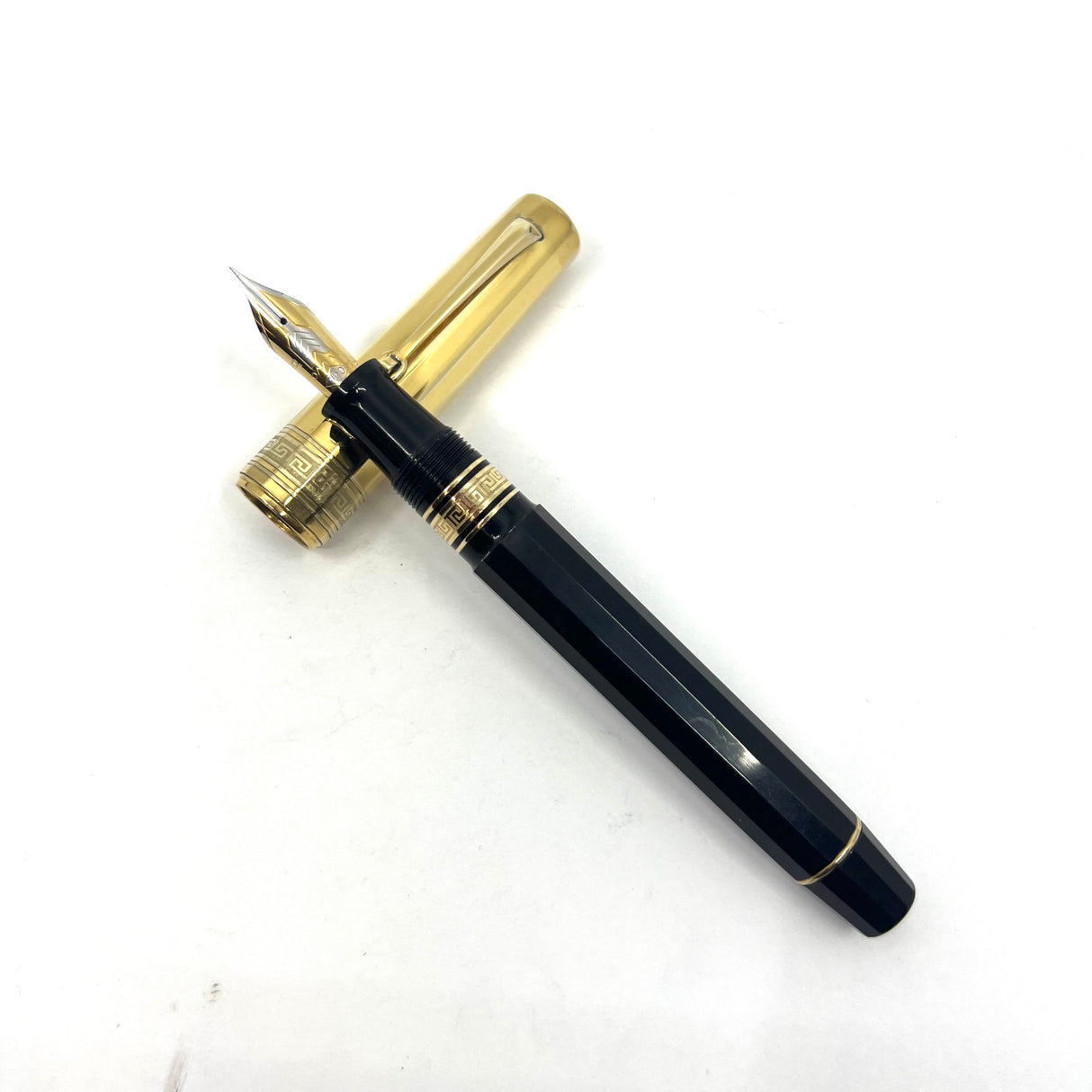 OMAS Doue Facetted Large Paragon Fountain Pen