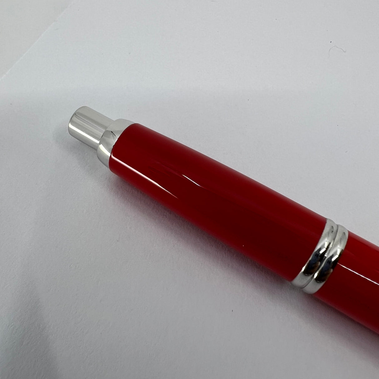 Pilot Vanishing Point 2009 Vivid Red Limited Edition Fountain Pen  - Medium 18kt Gold  Nib