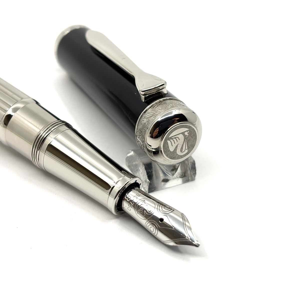 Pelikan M7005 Majesty Fountain Pen - Black Cap/Sterling  Silver Barrel