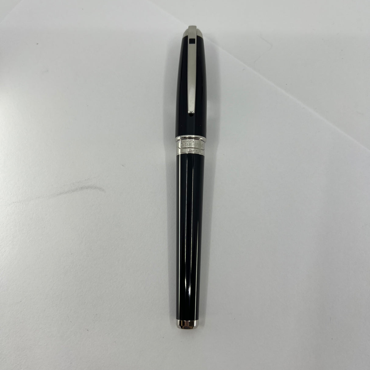 S.T. Dupont Orpheo (Largest Size) Black Laque de Chine  Fountain Pen - Medium 18kt Gold Nib