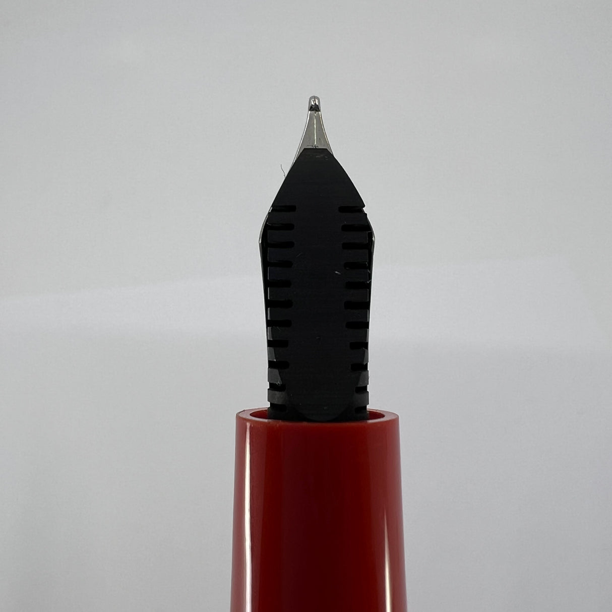 OMAS  1000 Miglia Limited Edition Fountain Pen - Medium 18kt Gold Nib