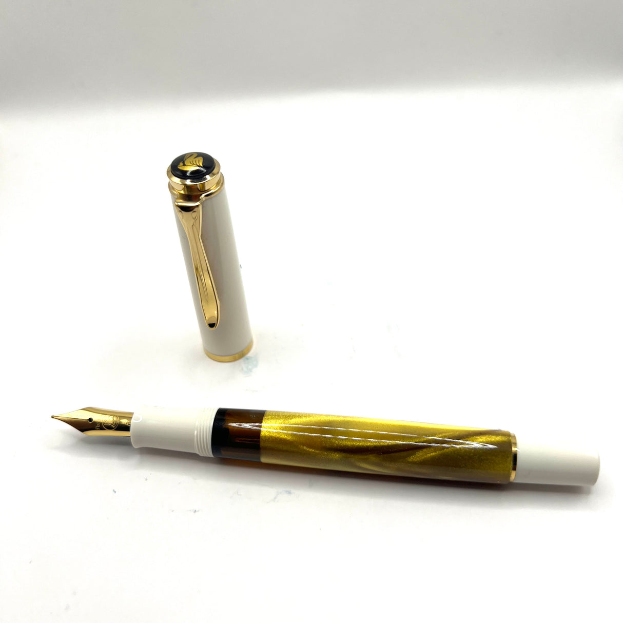 Pelikan M200 White-Gold Marbled Fountain Pen