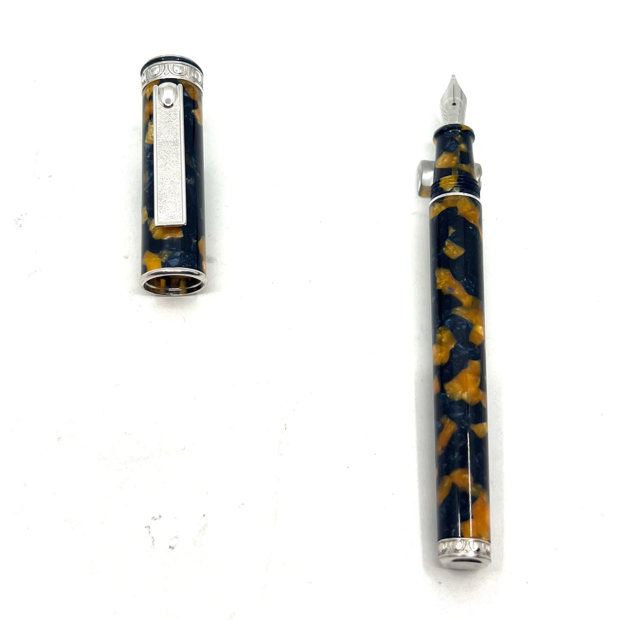 Signum (Italy) Lustrous Marbled Cobalt, Black & Orange Fountain Pen