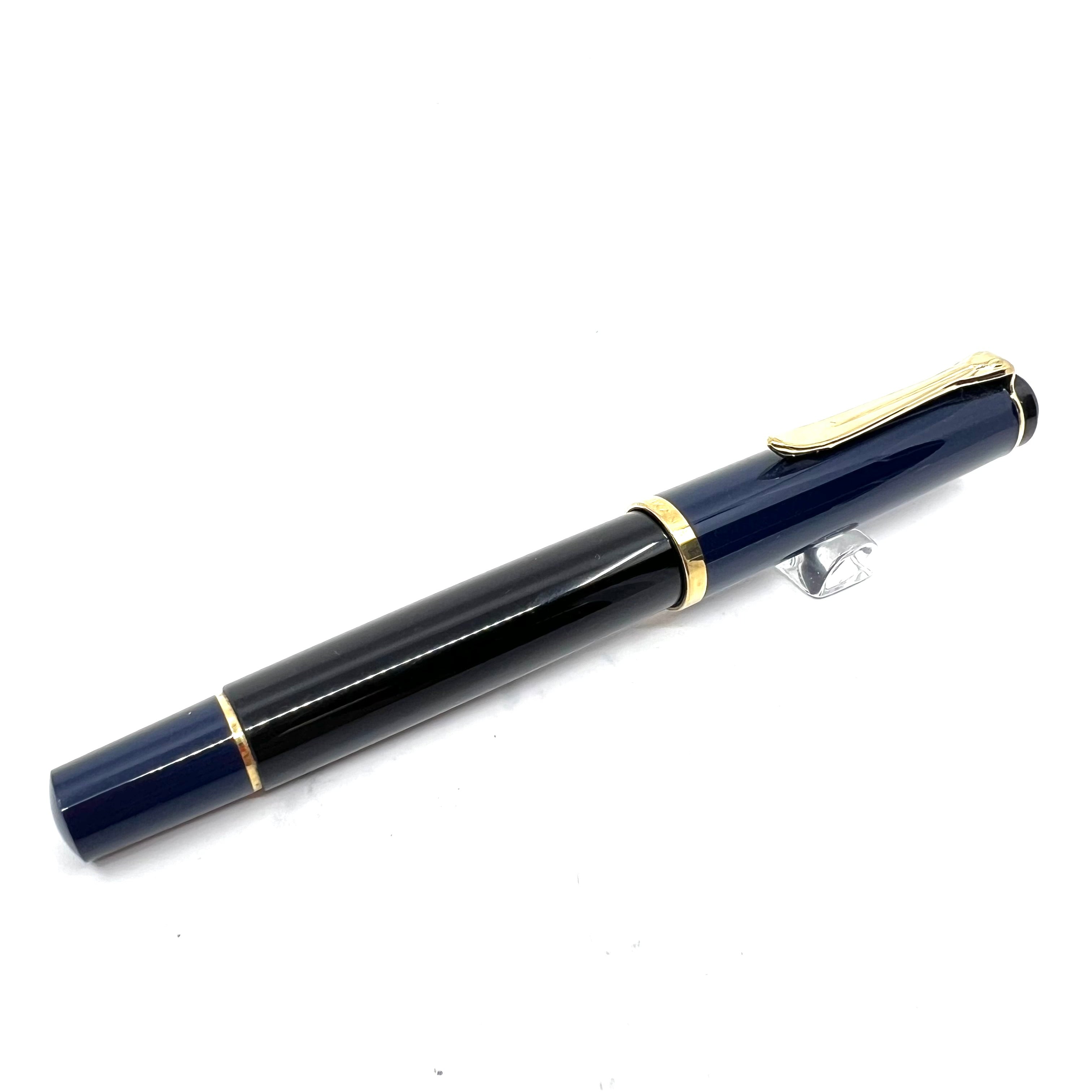 Pelikan M600　blue-stripe 青縞　M-nib　旧黒天冠 Pelikan M600 blue-stripe 青縞 M-nib 旧黒天冠 - メルカリ