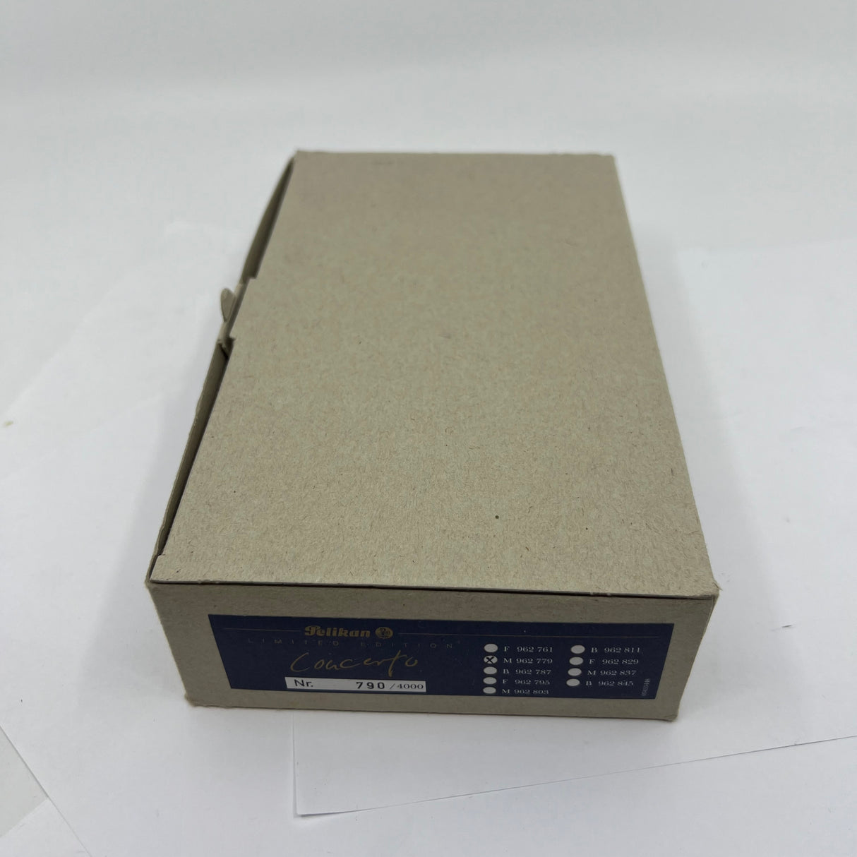 Pelikan Concerto Limited Edition Fountain Pen - Medium 18kt Gold Nib