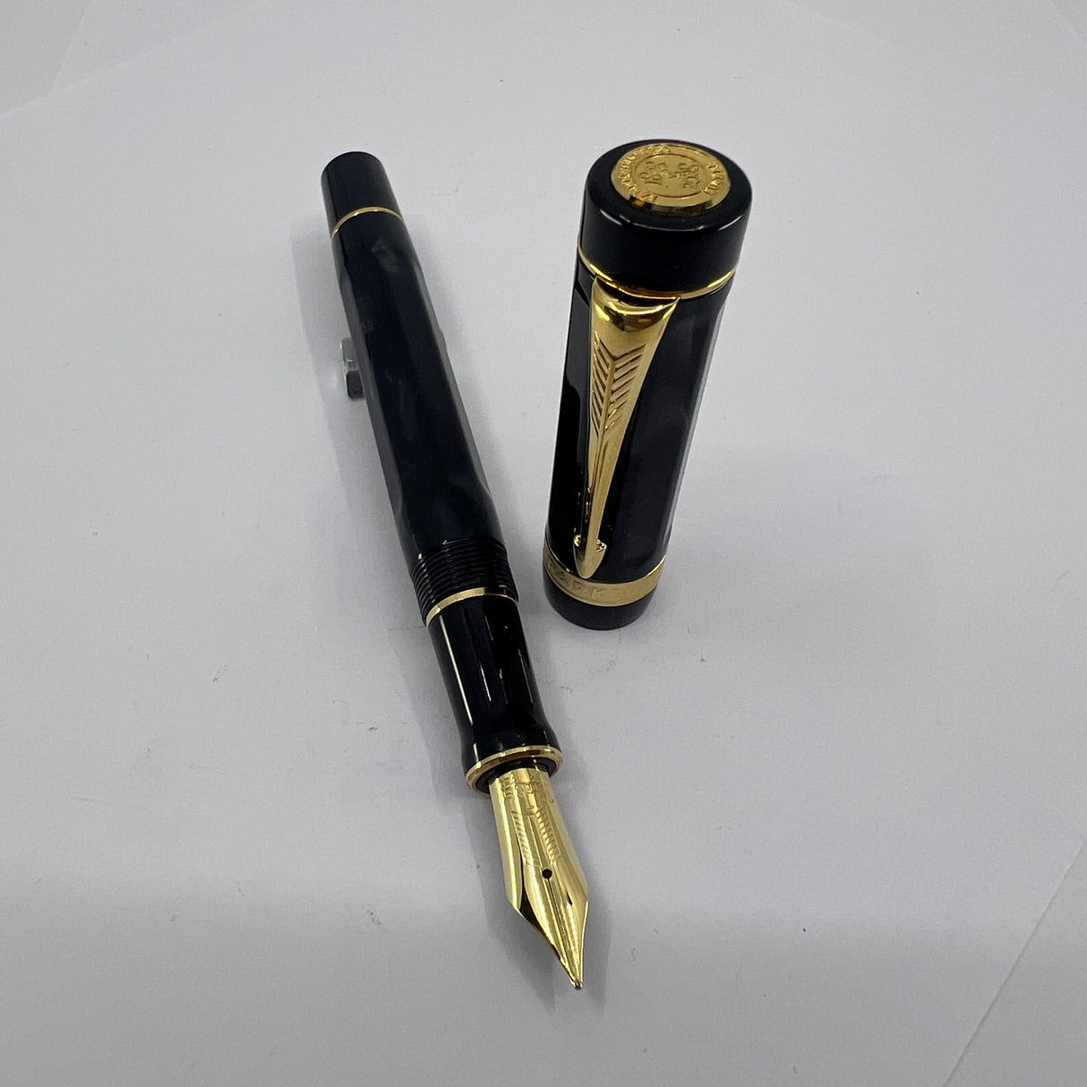 Parker Lucky 8 Duofold Limited Edition Fountain Pen  - Medium 18kt Gold  Nib