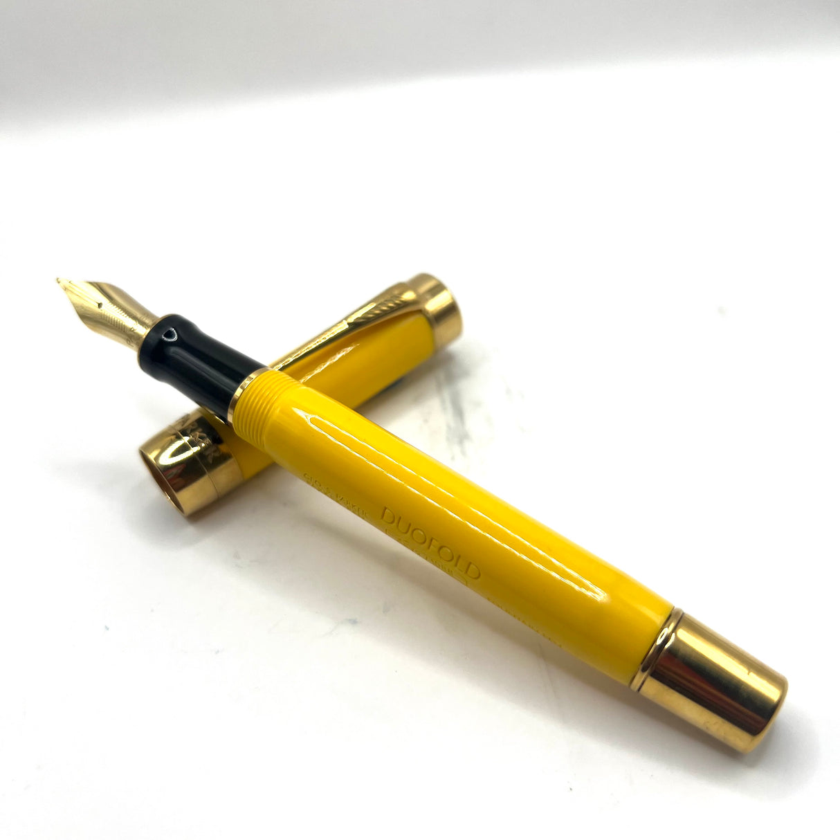 Parker  Duofold Centennial Mandarin Yellow 125th Anniversary Fountain Pen  -  Medium 18kt Gold Nib