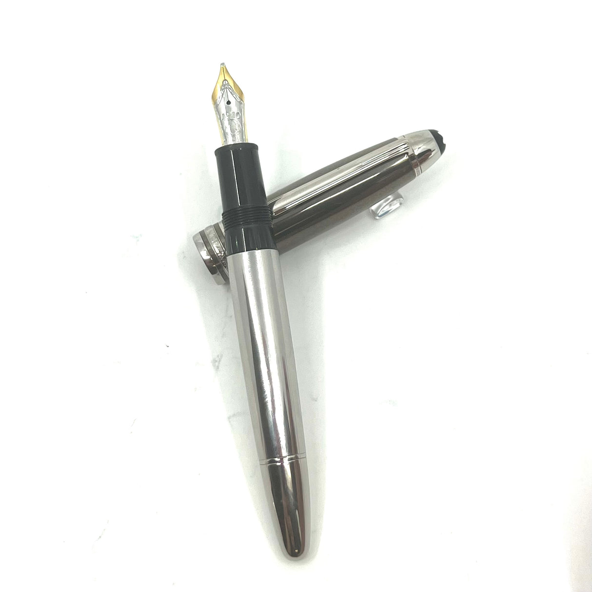 Montblanc Meisterstück Solitaire Le Grand Hematite 146 Fountain Pen