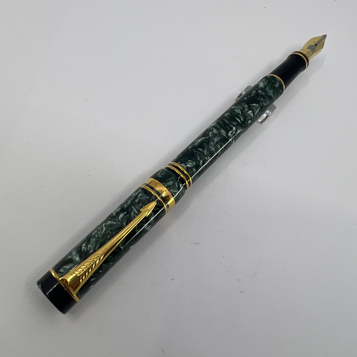 Parker International Duofold Green Marble Fountain Pen  - Medium 18kt Gold  Nib