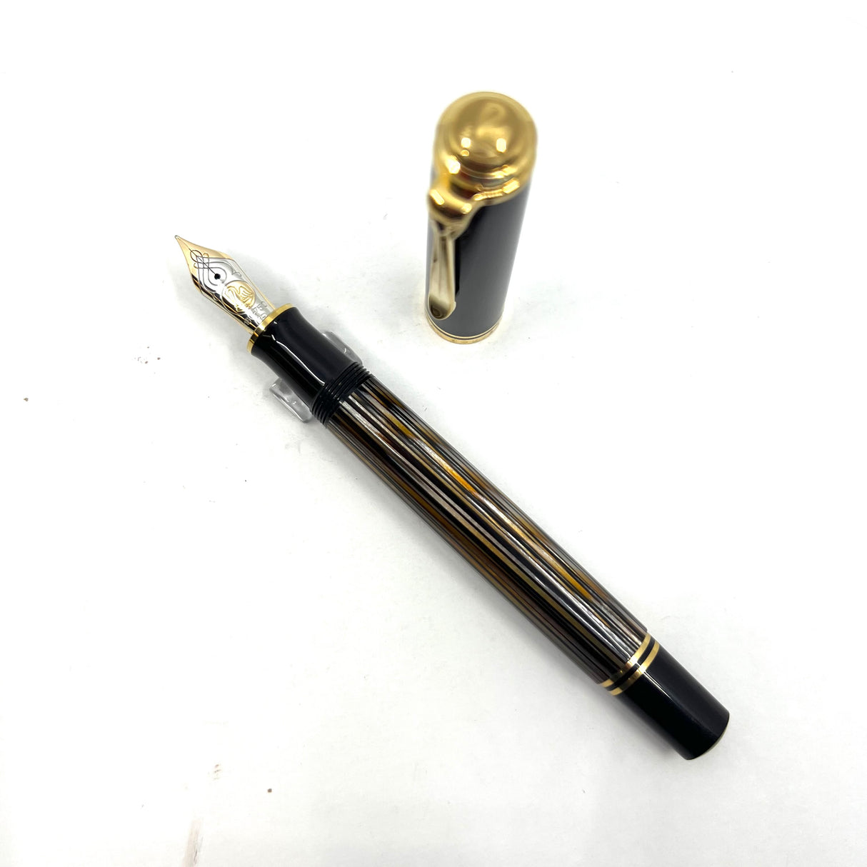 Pelikan M800 Souveran Brown Tortoise Fountain  Pen - Very Sought After!