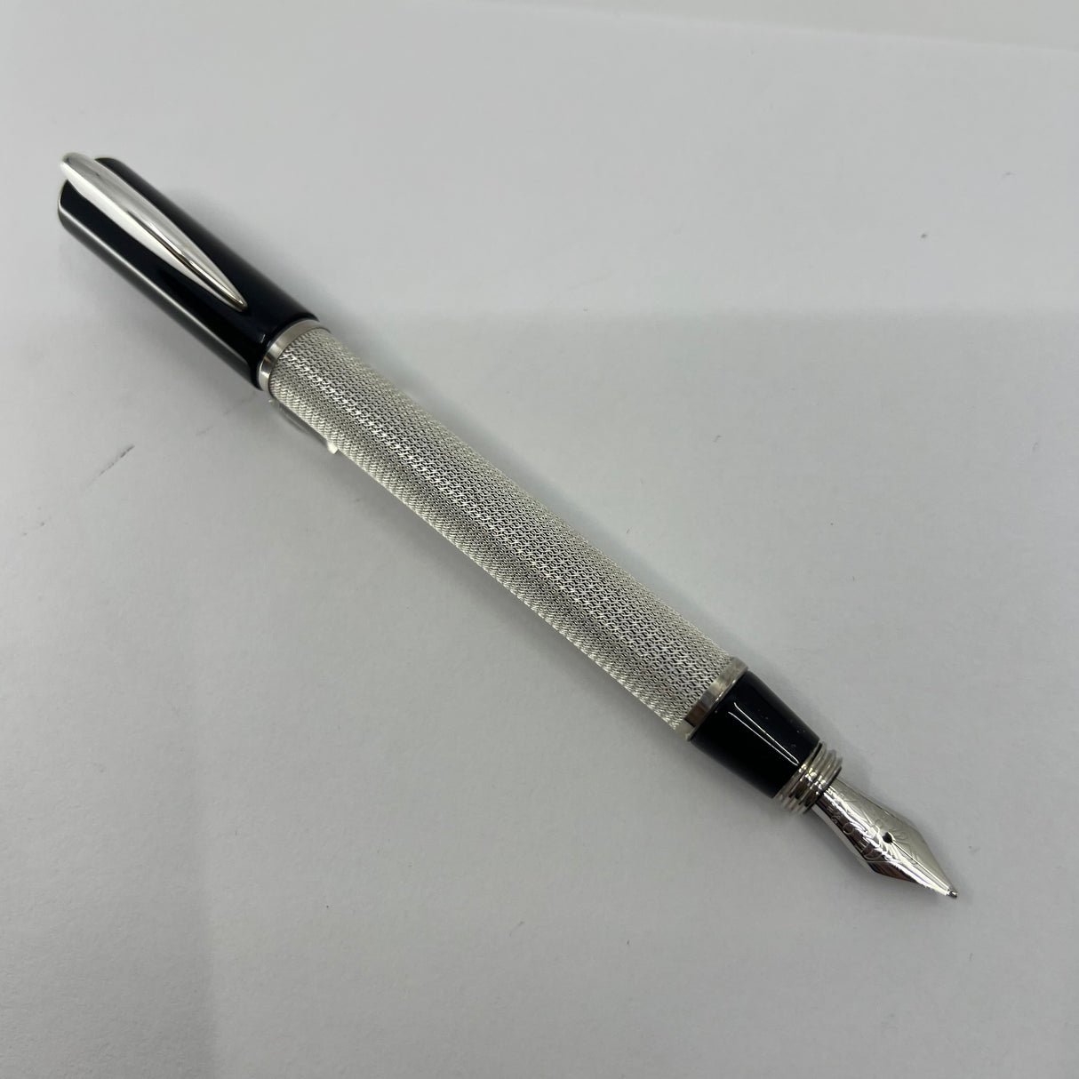 Visconti Rinascimento Organza Fountain Pen  - Broad 14kt Gold Nib