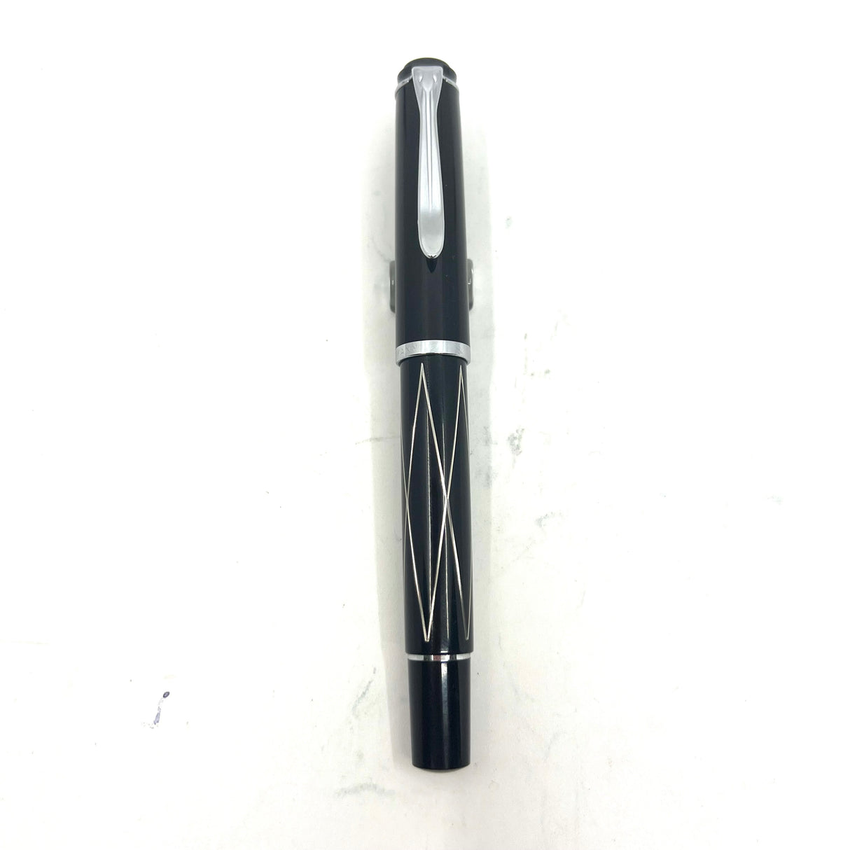 Pelikan Classic M215 Black-Silver Rhombus Fountain Pen