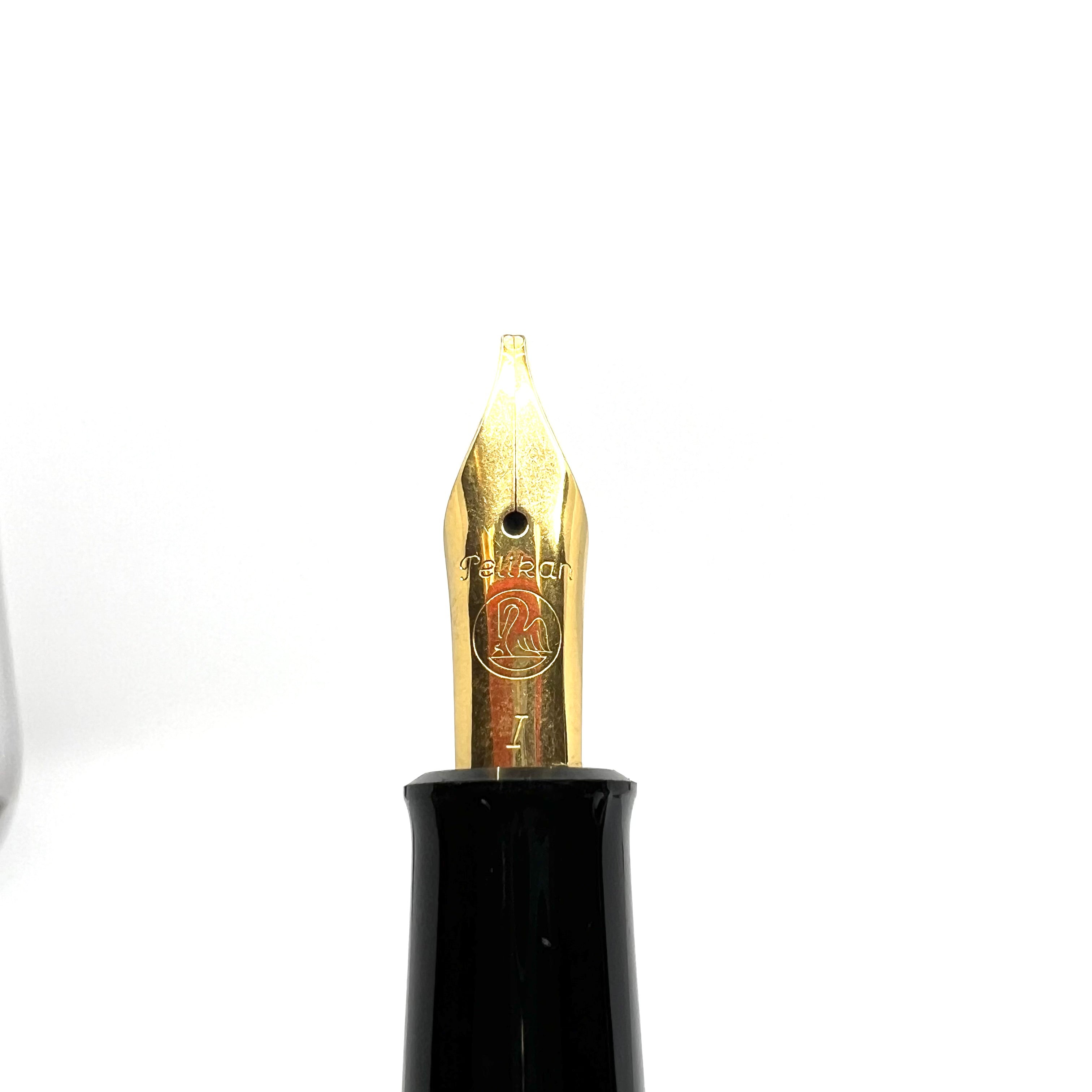 Pelikan M150 Black Fountain Pen - Italic Nib – Fountain Pen Hospital