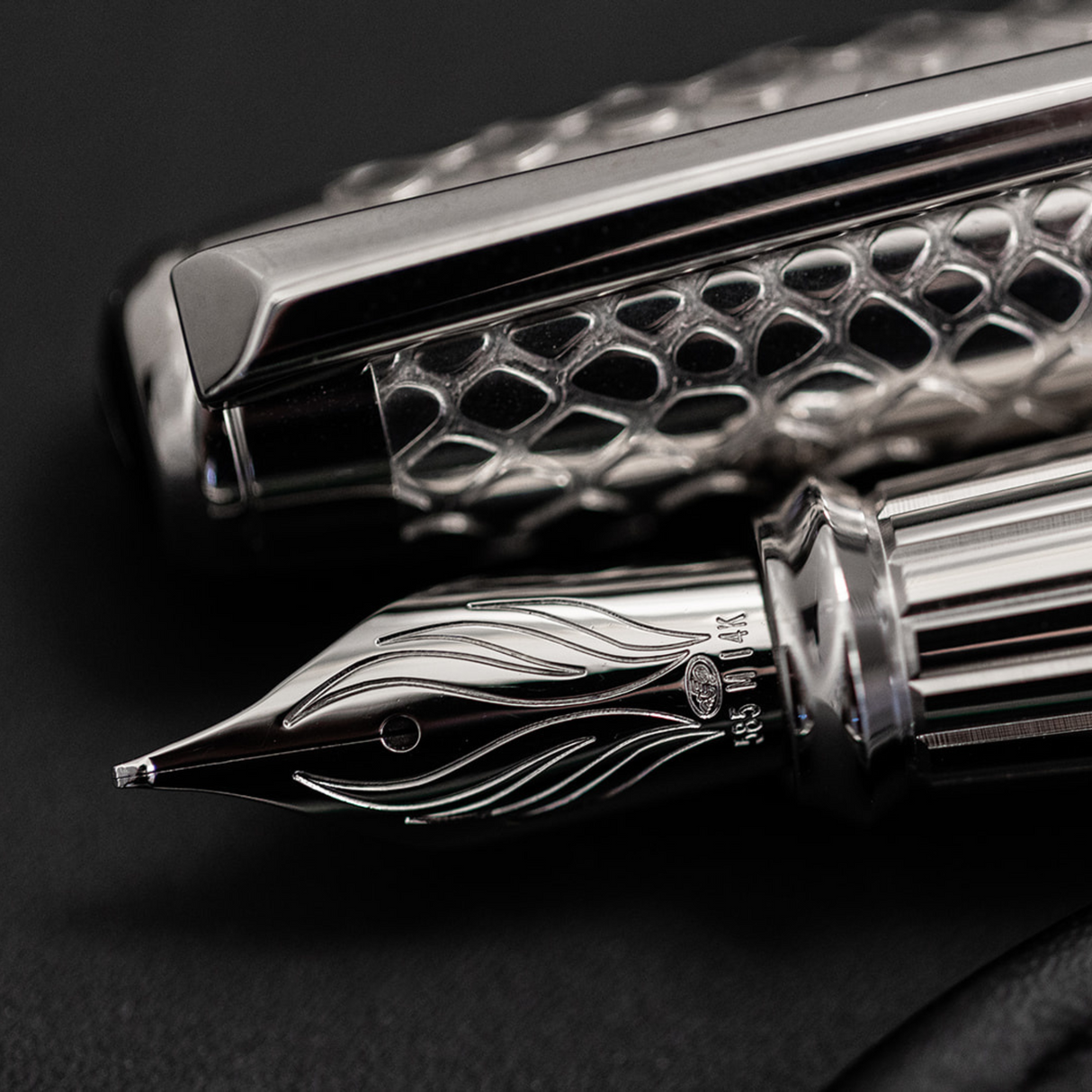 S.T. Dupont Snake Skin Black - Fountain Pen