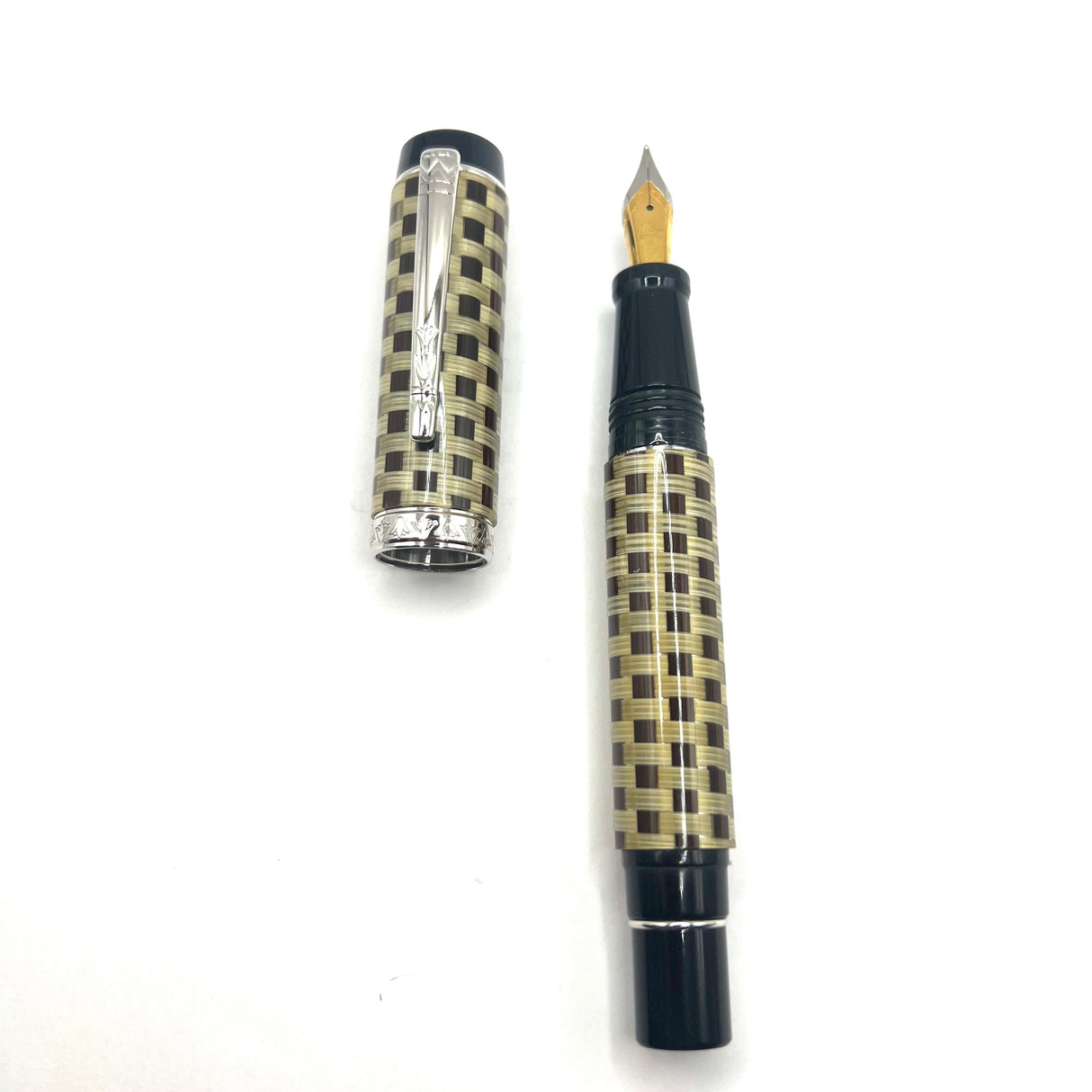 Laban Oversized Fountain Pen - Maple Weave Resin Design - Broad Gold-Plated & Steel Nib