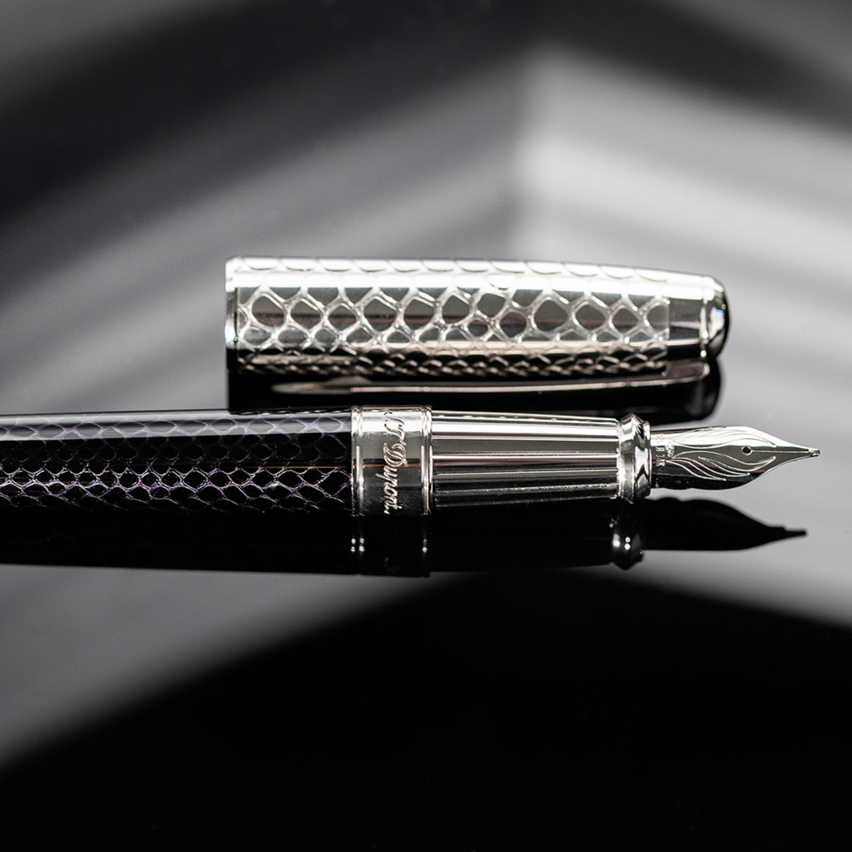 S.T. Dupont Snake Skin Black - Fountain Pen