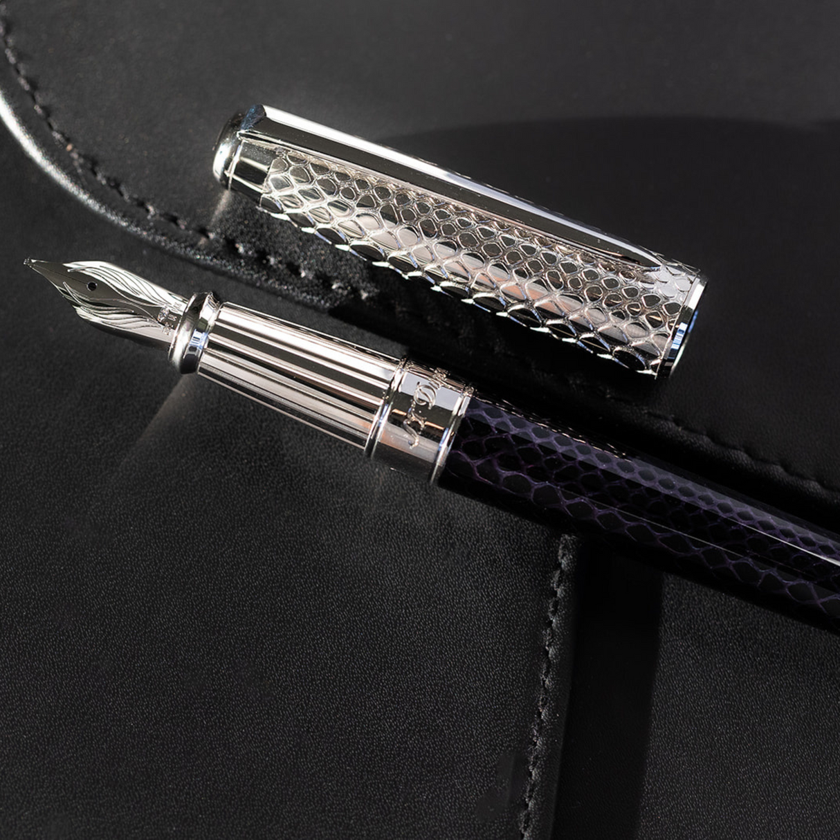 S.T. Dupont Snake Skin Black - Fountain Pen