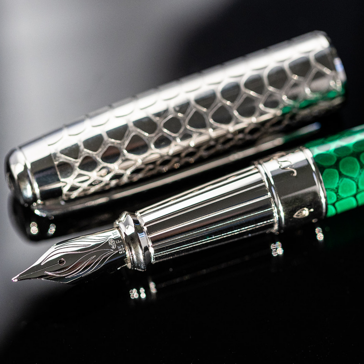 S.T. Dupont Snake Skin Green - Fountain Pen