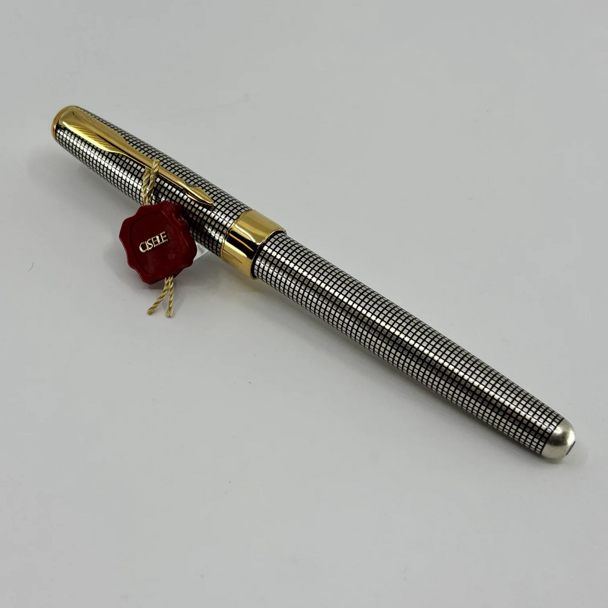 Parker Sonnet Sterling Silver Cisele Cross Hatch Fountain Pen - Broad 18kt Gold  Nib