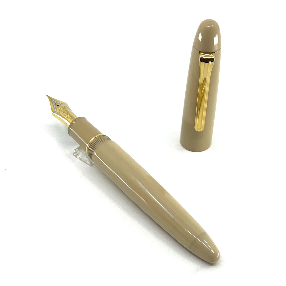 Sailor King Of Pens - Ivory Urushi Ebonite Fountain Pen  - Medium 21kt  Gold Nib
