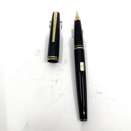 Montblanc Classic Black Resin Fountain Pen - Ca. 1980