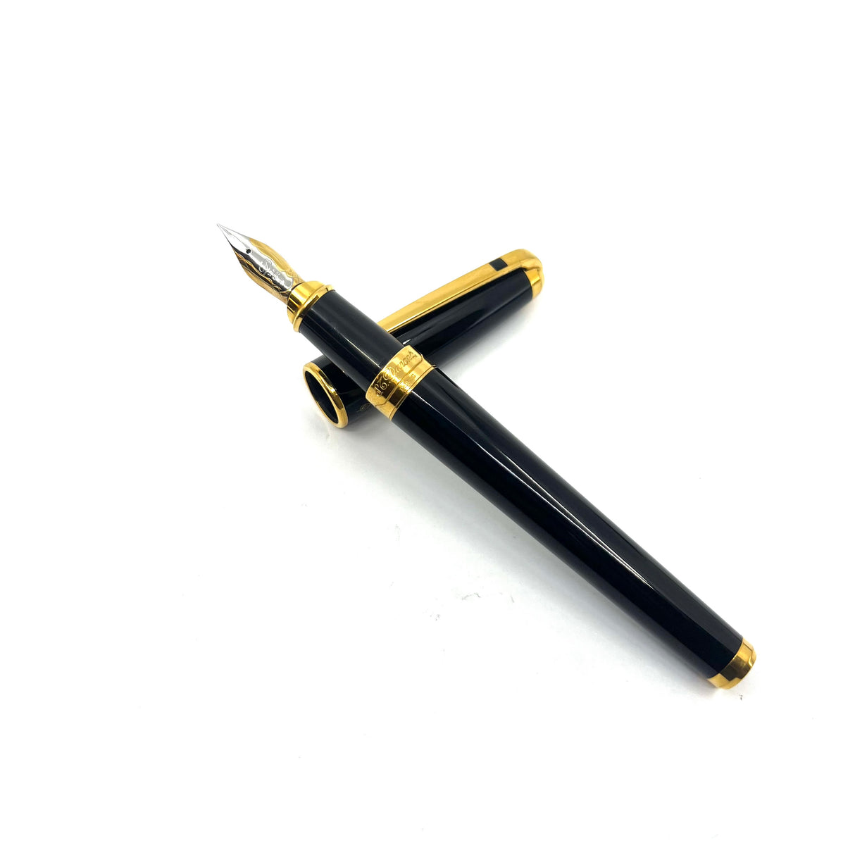 S. T. Dupont Orpheo (Largest Size) Black Chinese Lacquer Fountain Pen - Extra Fine 18kt Gold Nib