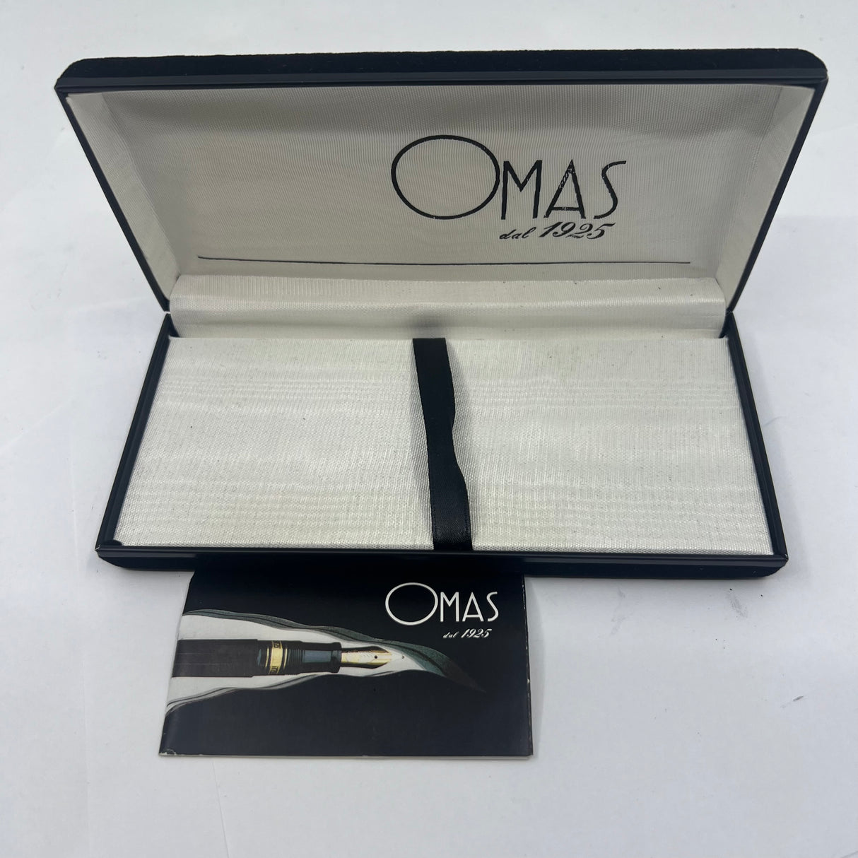 OMAS for  Armando Simoni Club/1990's -   Milord Paragon Coral Fountain Pen - Medium 18kt Gold Nib