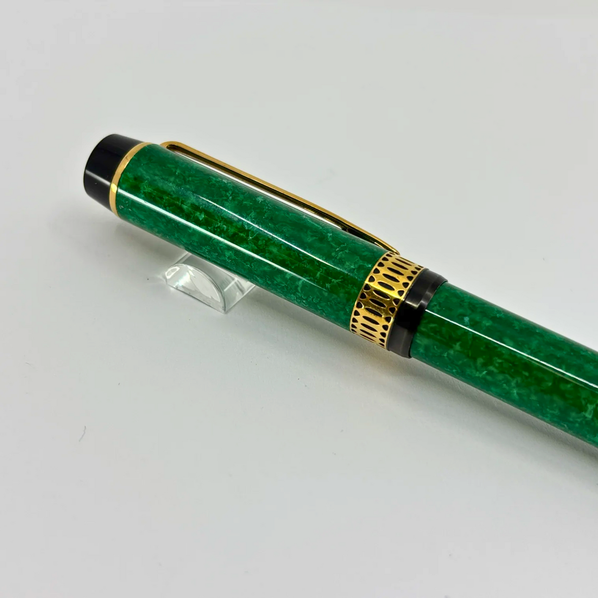 Waterman Patrician Green Marble Fountain Pen- Fine 18kt Gold  Nib
