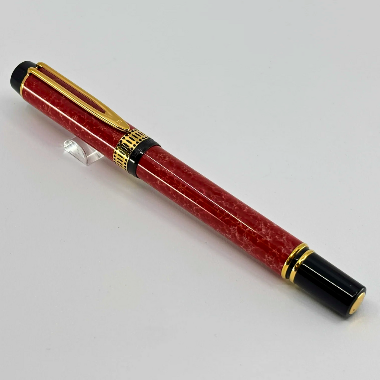 Waterman Patrician Red Coral Marble Fountain Pen- Fine 18kt Gold  Nib