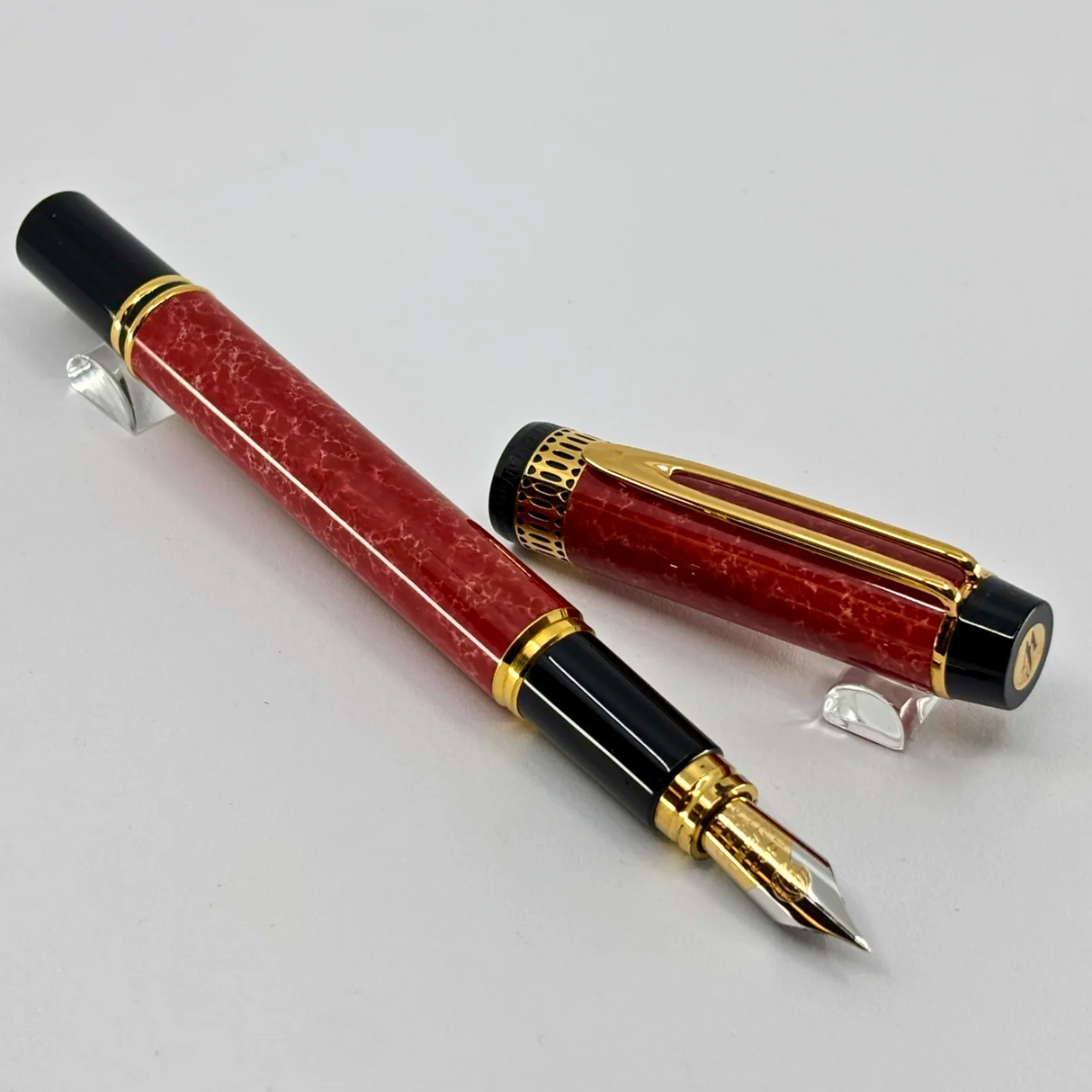 Waterman Patrician Red Coral Marble Fountain Pen- Fine 18kt Gold  Nib