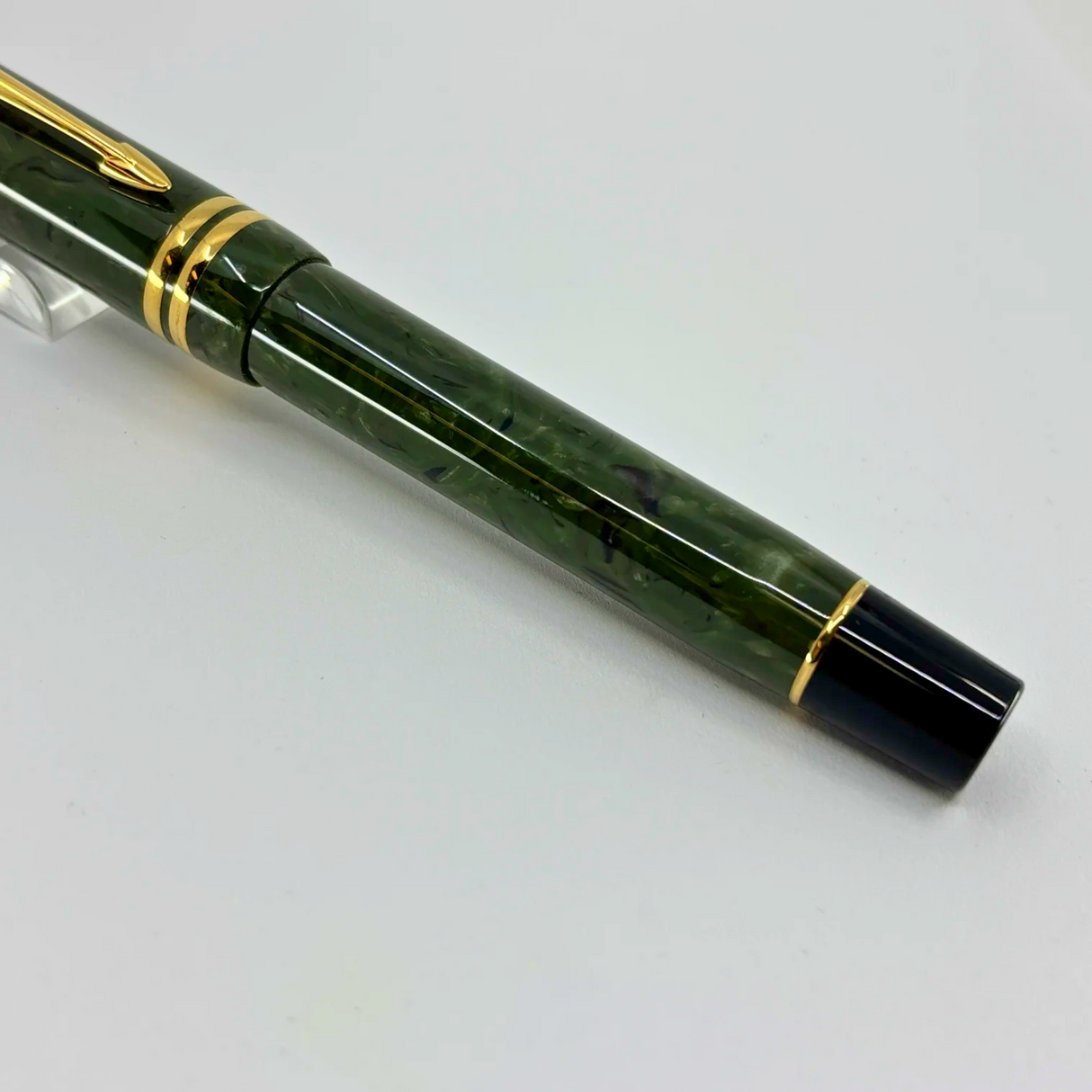 Parker Centennial (Largest Size) Duofold Jade Marble (Grayish Green) Fountain  Pen - Broad 18kt Gold  Nib