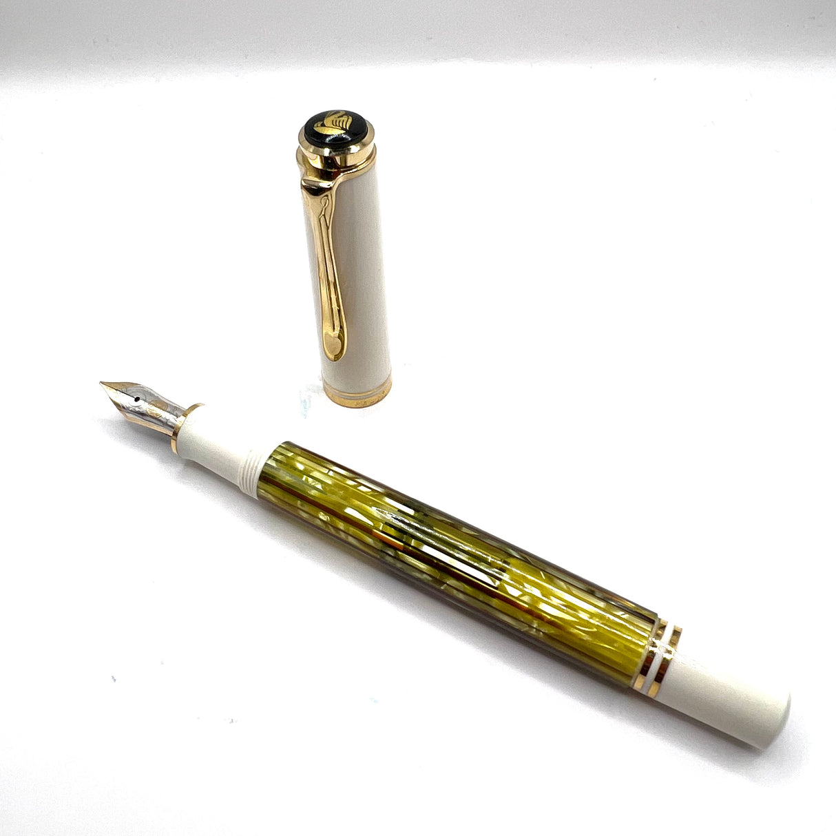 Pelikan M400 Honey Green Transparent Tortoise Fountain Pen (Ca. 2005)