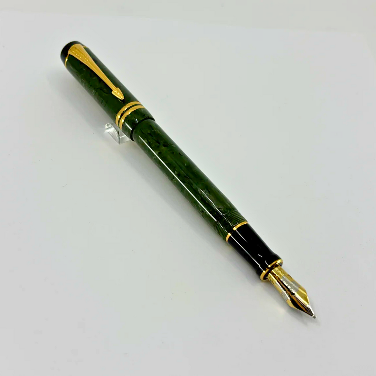 Parker Centennial (Largest Size) Duofold Jade Marble (Grayish Green) Fountain  Pen - Broad 18kt Gold  Nib