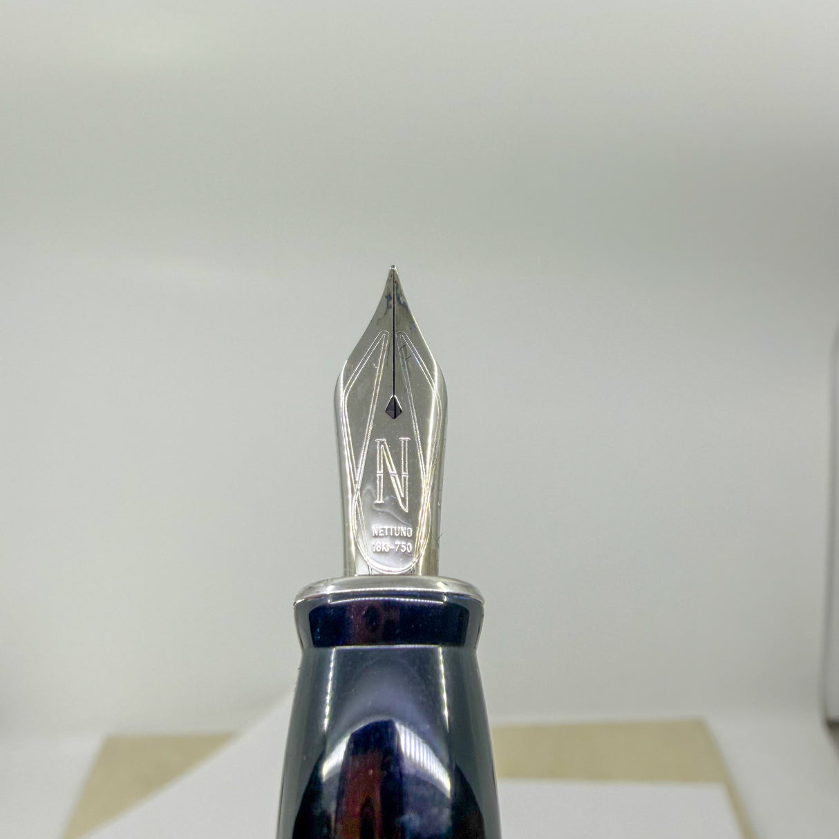 Nettuno (Italy)  Trident Lustrous Blue Limited Edition  Fountain Pen - Fine 18kt Gold Nib