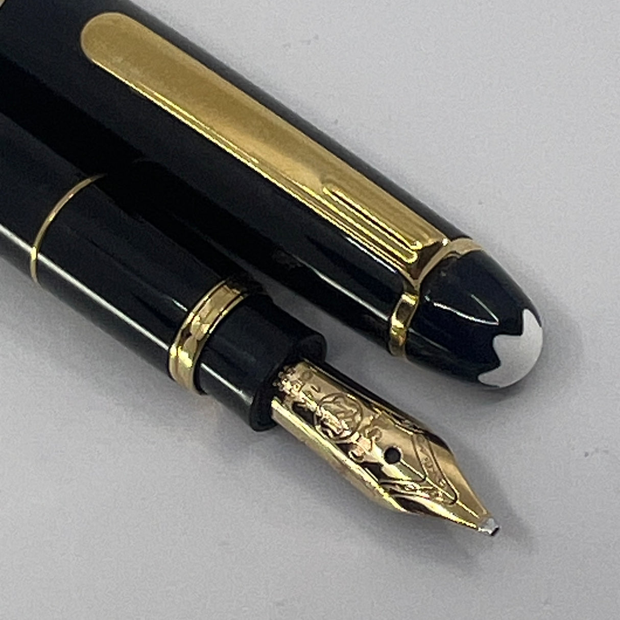 Montblanc Meisterstuck Mozart Black Resin Fountain Pen - Broad 14kt Gold  Nib