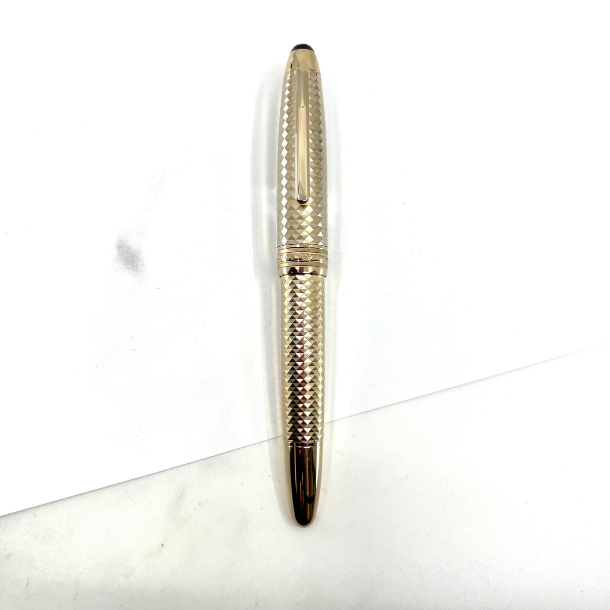 Montblanc Solitaire Geometric Dimension Gold-Plated LeGrand #146  Fountain Pen - Fine 18kt Gold Nib
