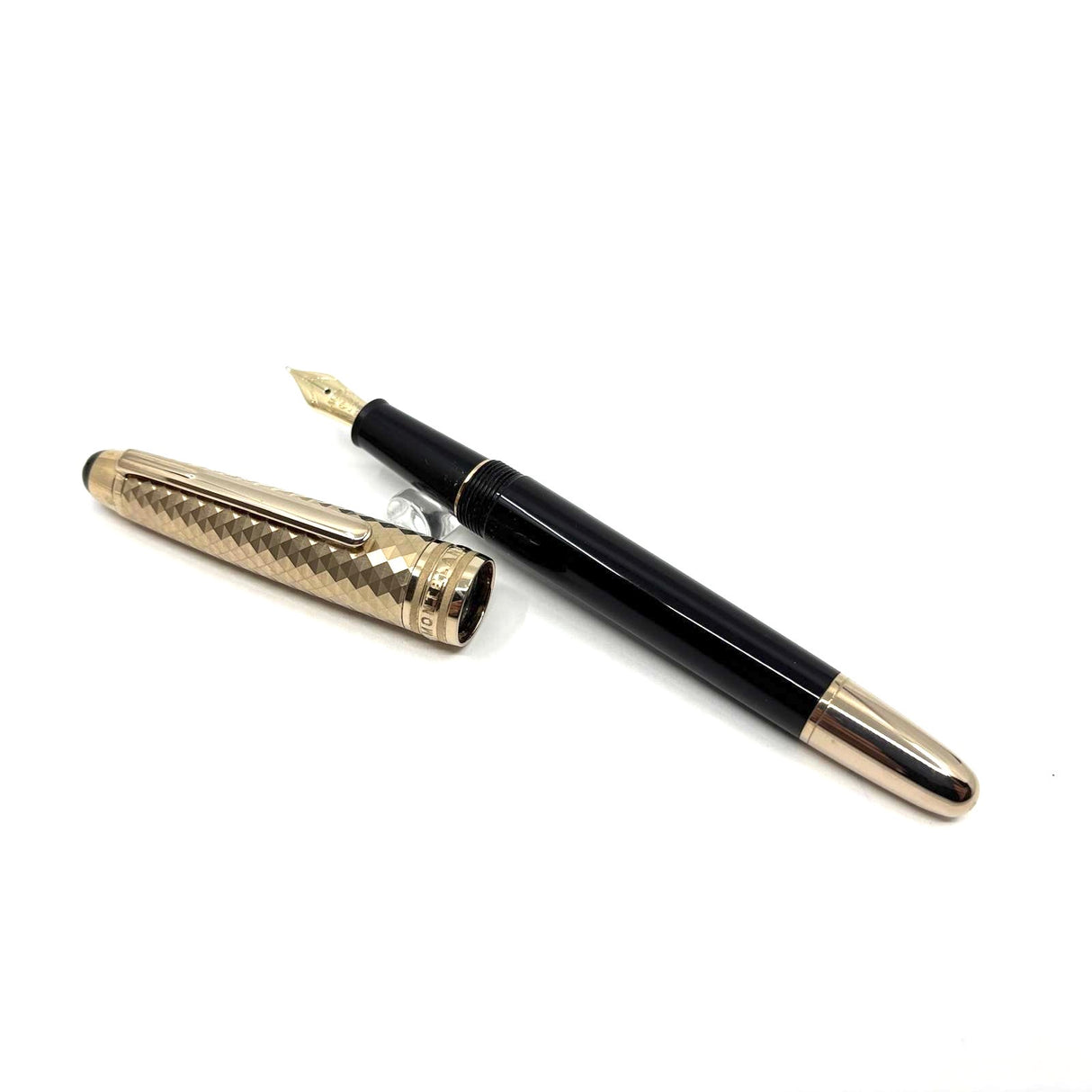 Montblanc Solitaire Doue Geometric Dimension Gold-Plated  Classique #145 Fountain Pen