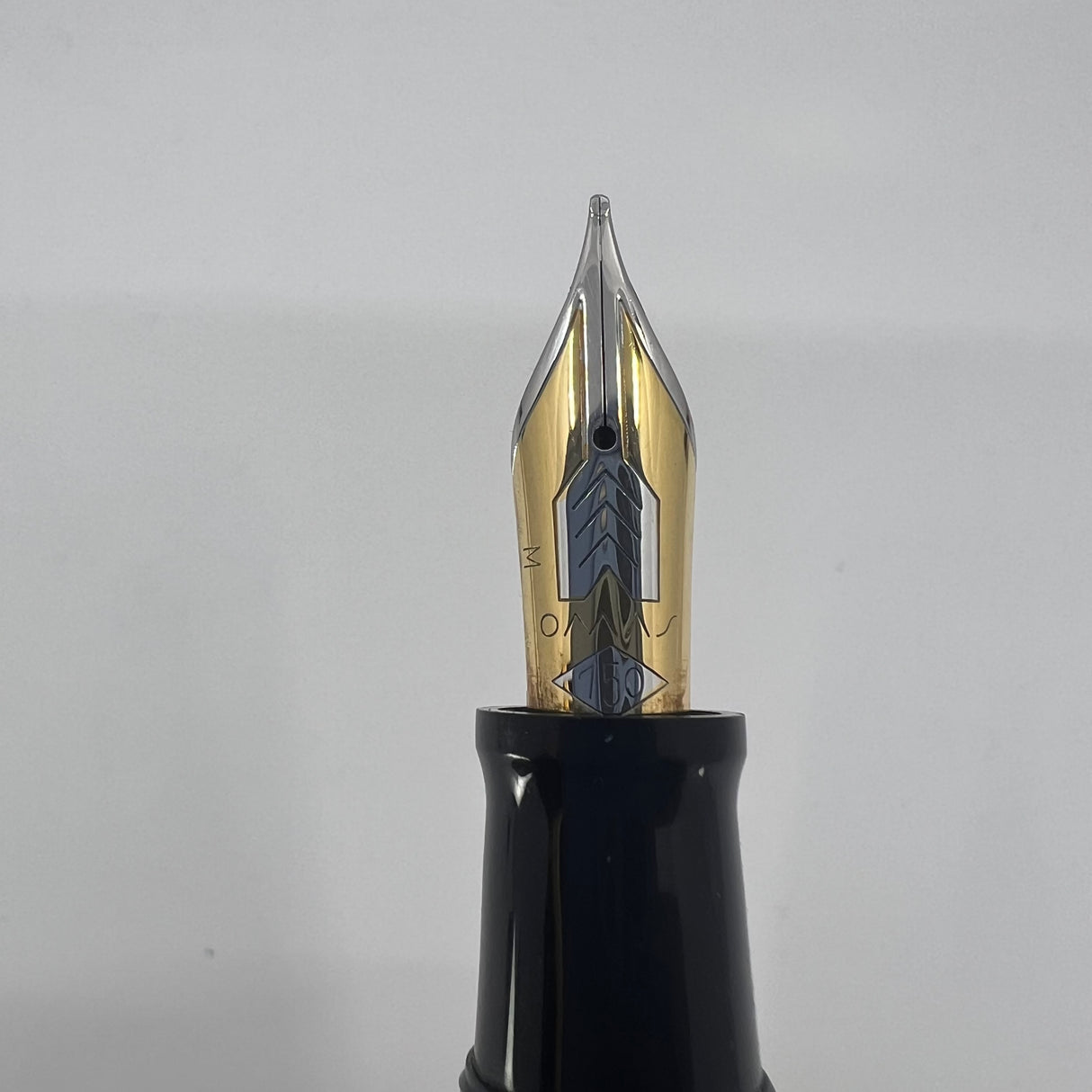 OMAS Senior Paragon Extra Black Resin Fountain Pen - Flexible Medium 18kt Gold Nib