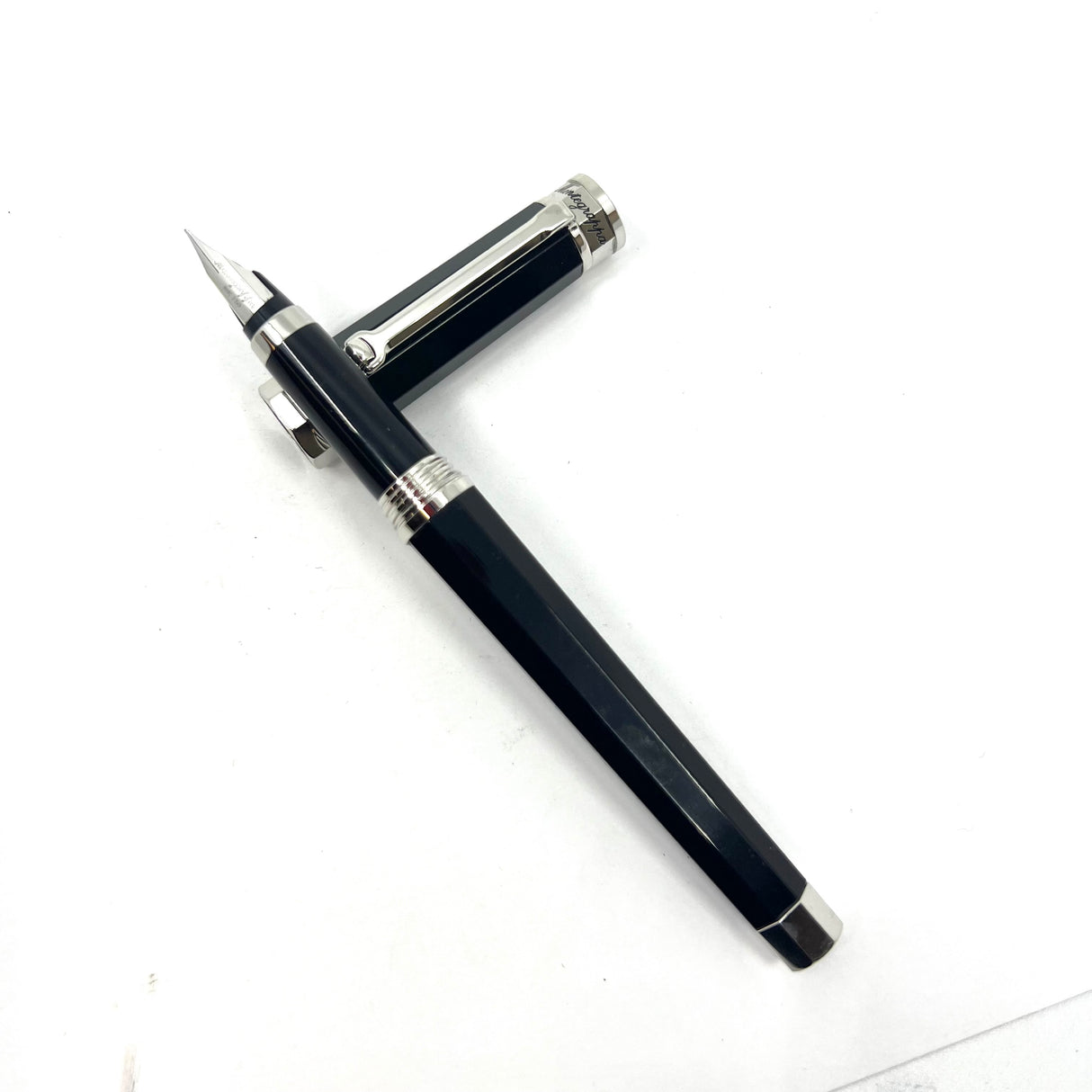 Montegrappa  Nero Uno Fountain Pen - Smooth Black  Facetted Body