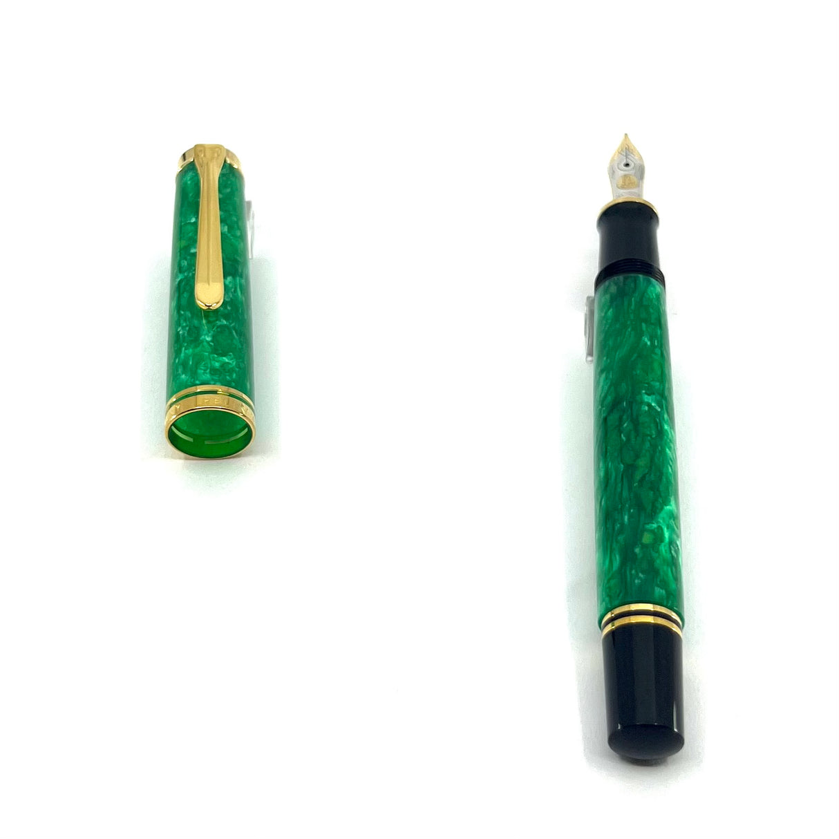 Pelikan Souveran M600 Marbled Vibrant Green Special Edition Fountain  Pen  - Fine 14kt  Gold Nib
