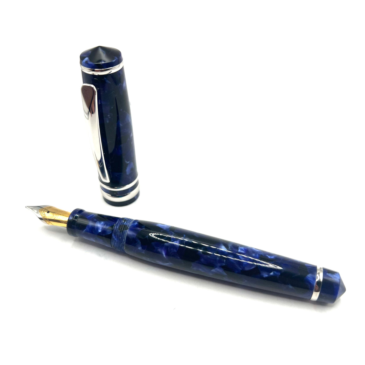 Laban Oversized Blue Marble Fountain Pen - Broad Gold-Plated & Steel Nib