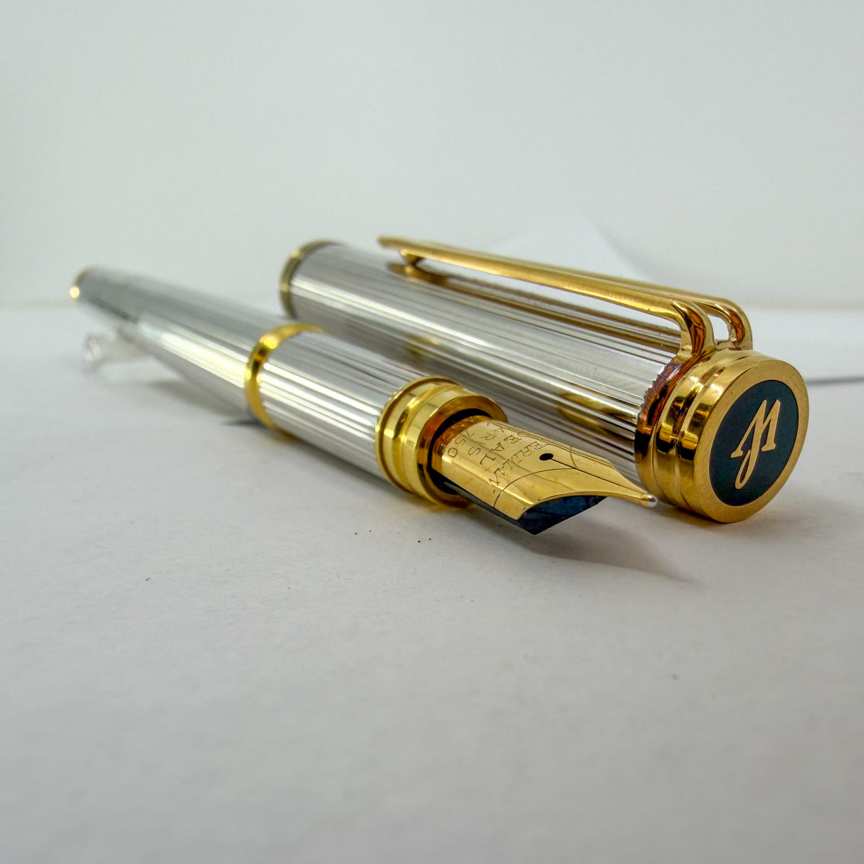 Waterman Gentleman Sterling Silver Ribbed Pattern Fountain Pen - Fine 18kt Gold Nib