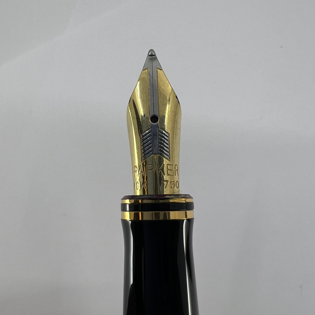Parker International Duofold Green Marble Fountain Pen  - Medium 18kt Gold  Nib