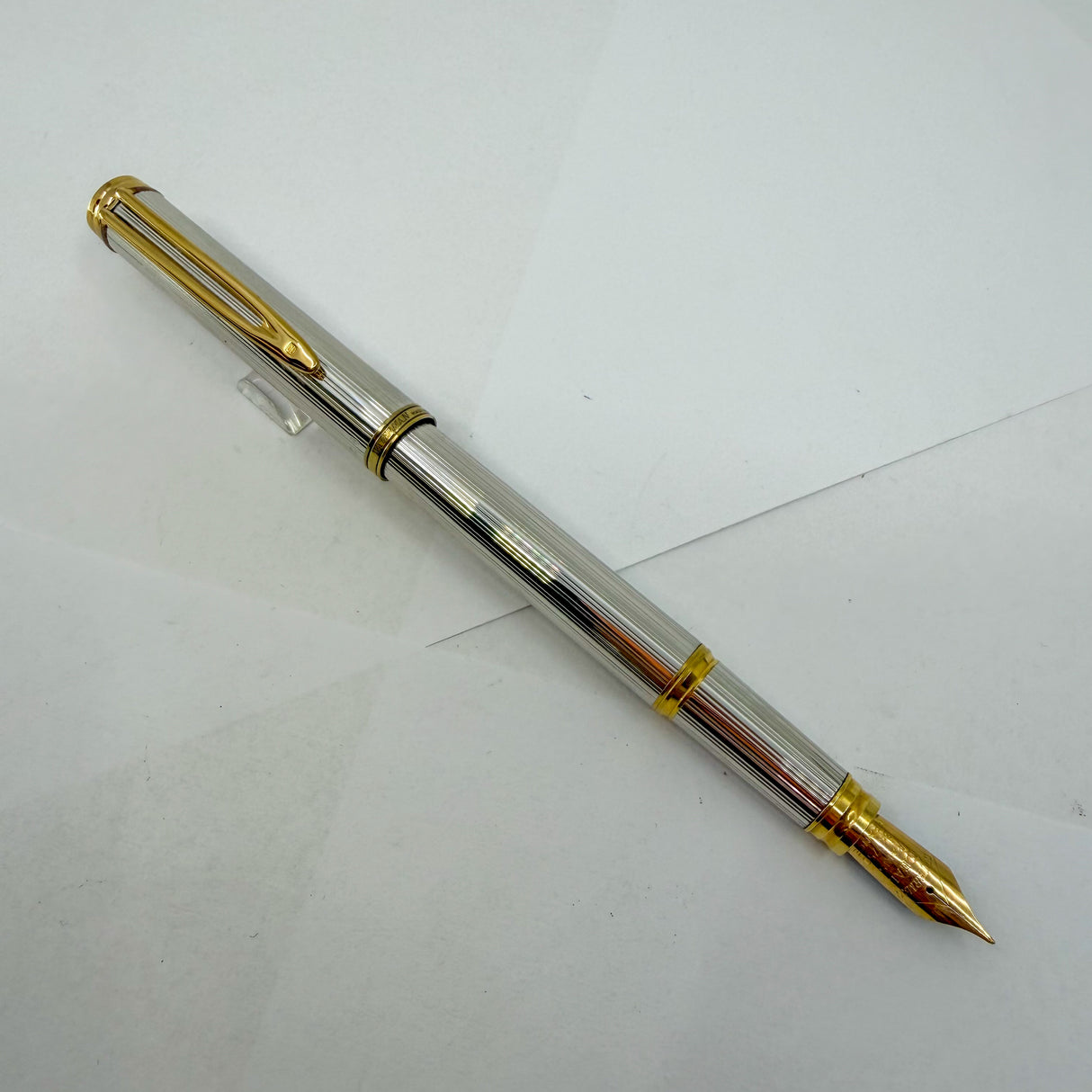 Waterman Gentleman Sterling Silver Ribbed Pattern Fountain Pen - Fine 18kt Gold Nib