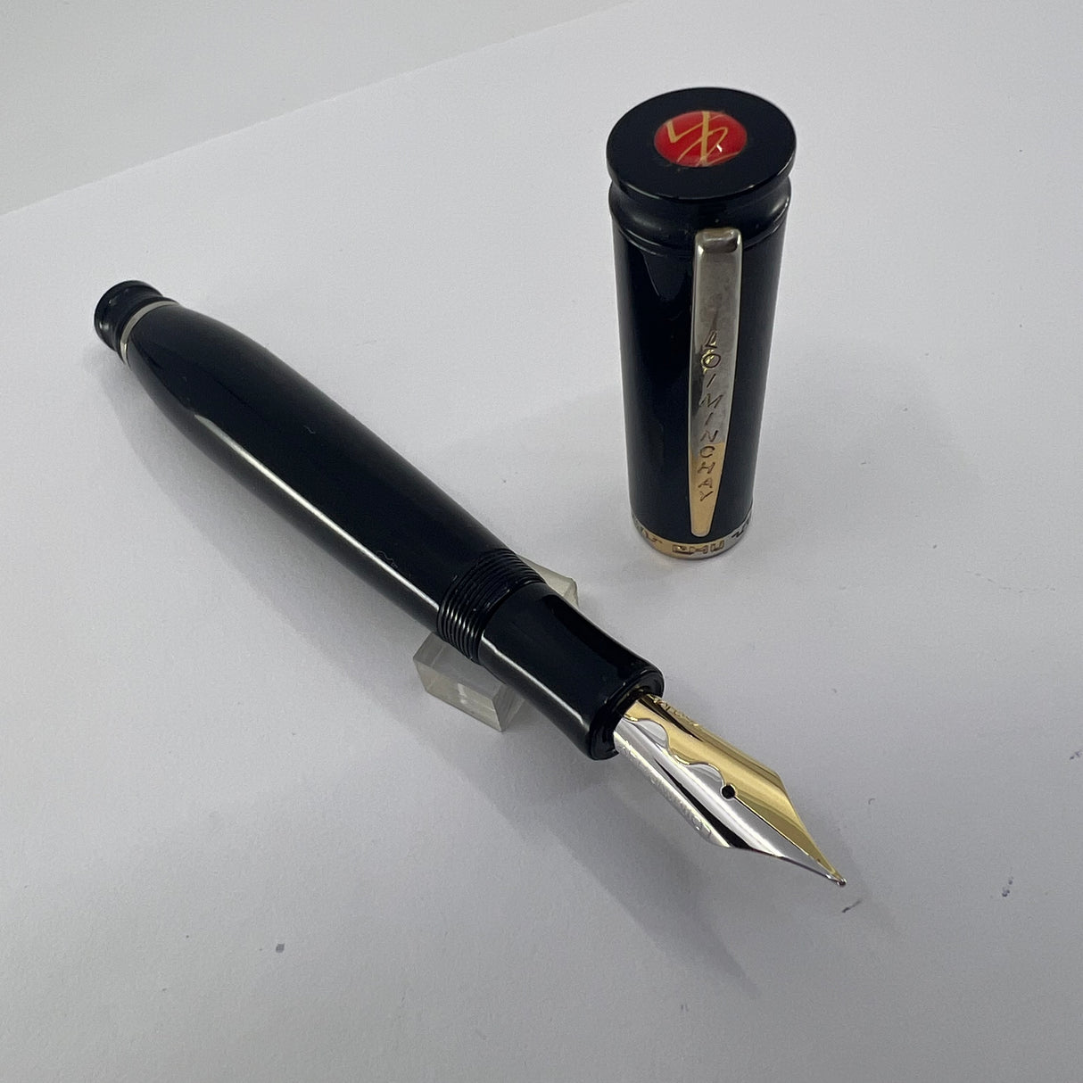 Loiminchay Junior Qing Long Black Resin Fountain Pen - Medium 18kt Gold  Nib