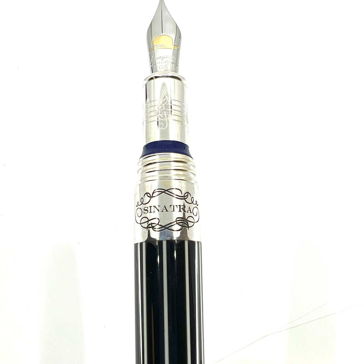 Montegrappa Frank Sinatra Limited Edition Pinstripe Blue Fountain Pen  - Circa 2011 - Medium 18kt Gold Nib